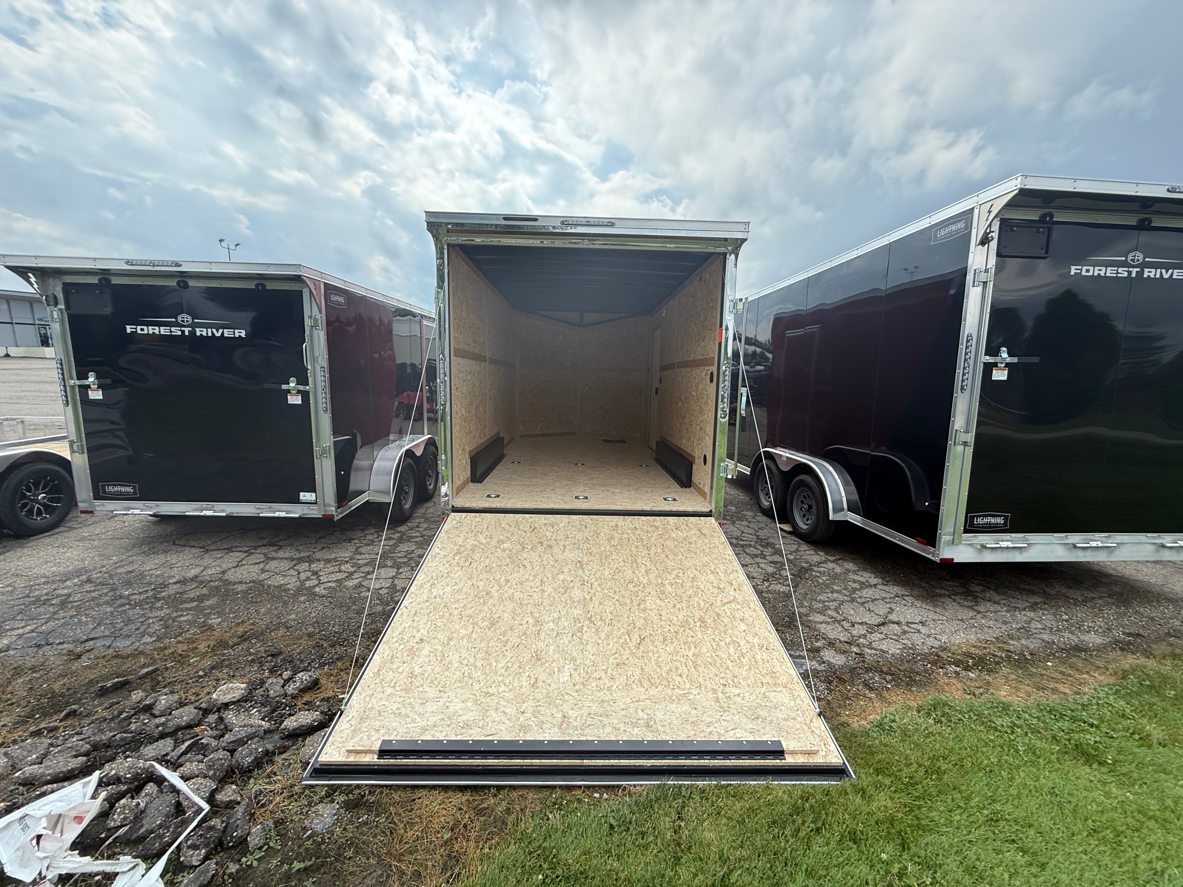 2026 Cargo Mate Continental Cargo 7.5' x 14' Enclosed Trailer