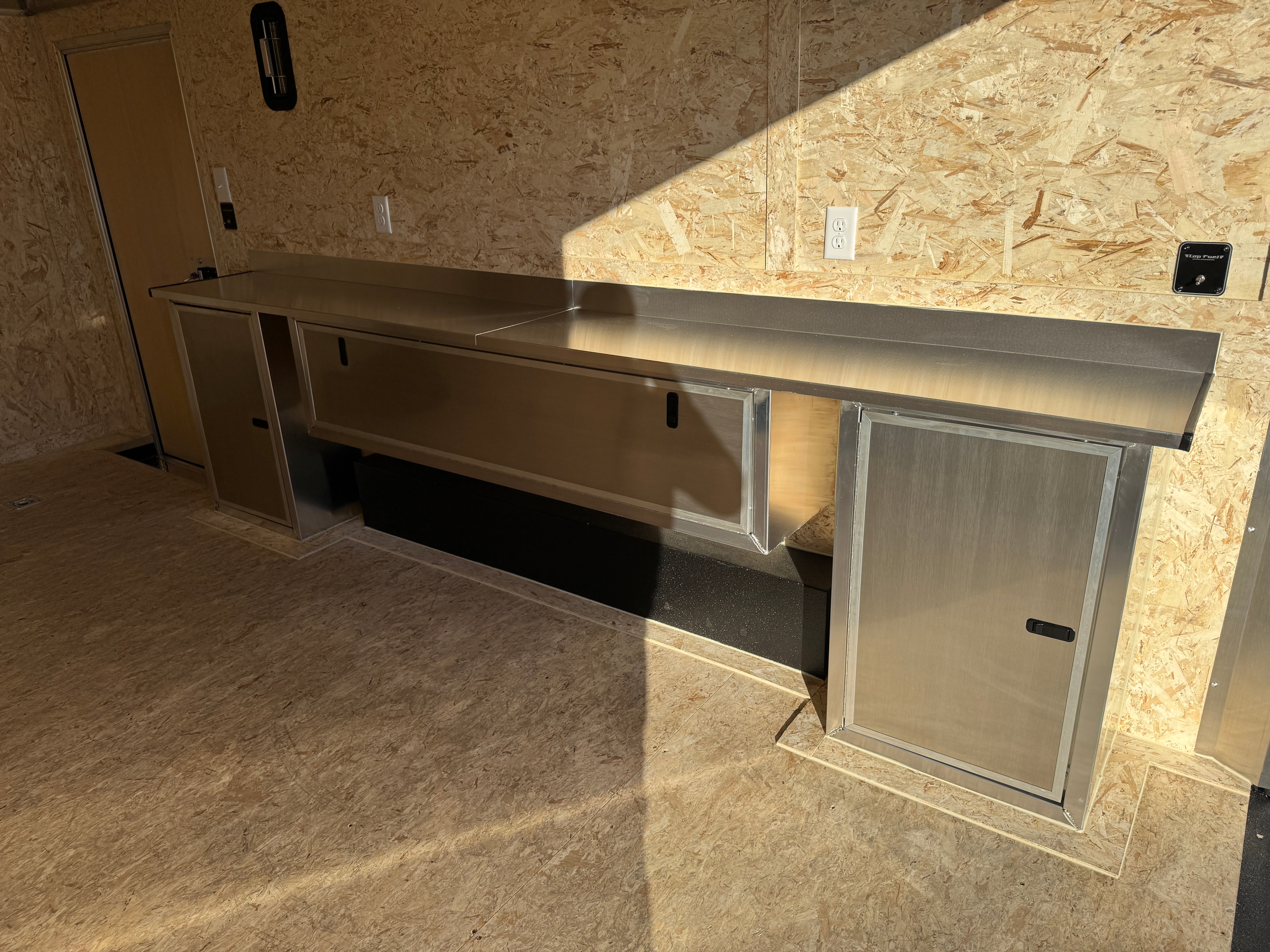 2026 Formula 8.5' x 16' Contractor Deluxe Flat Top Bullnose Enclosed Trailer