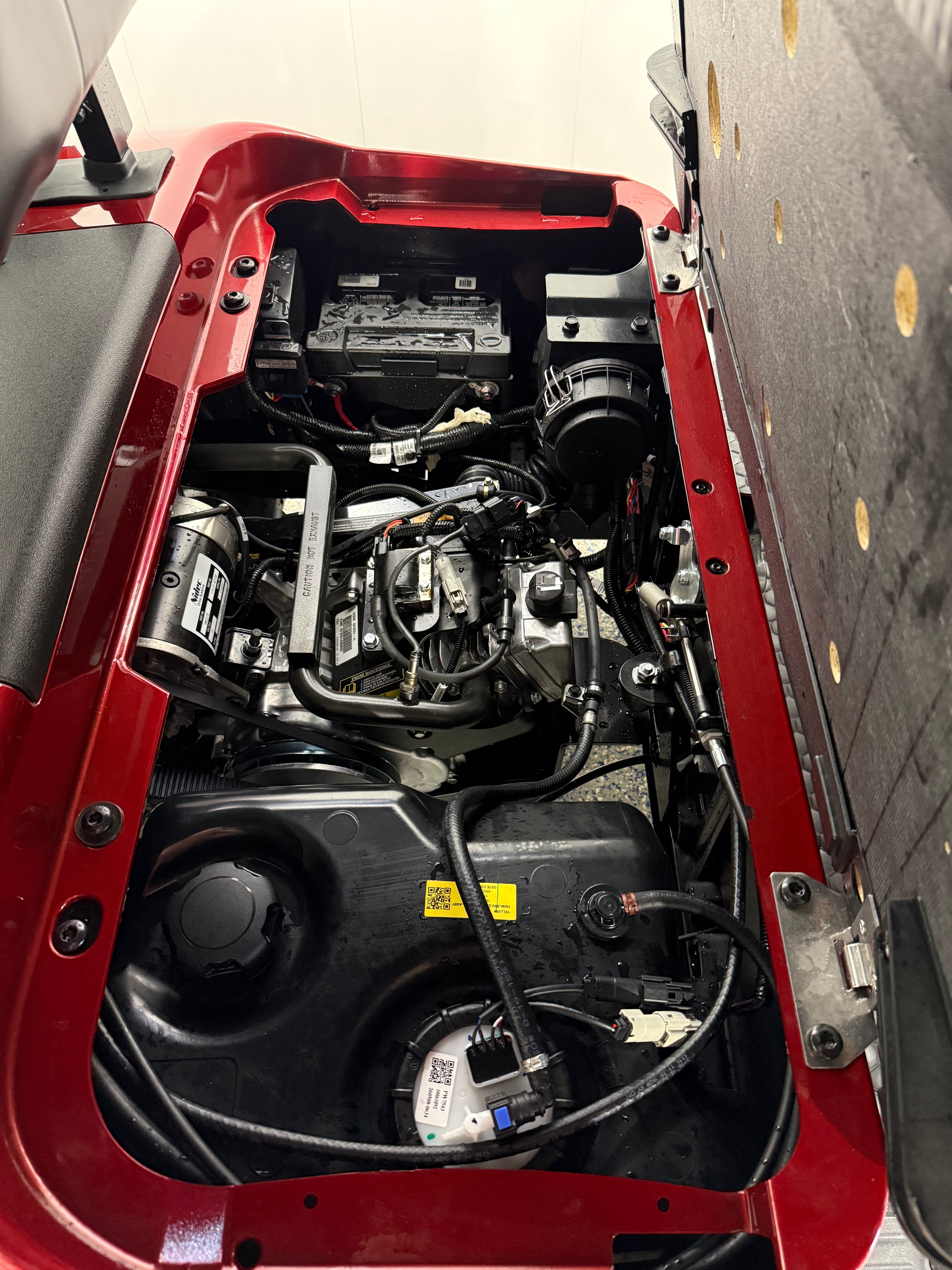 2027 E-Z-GO RXV 4 Valor S+ EFI Gas