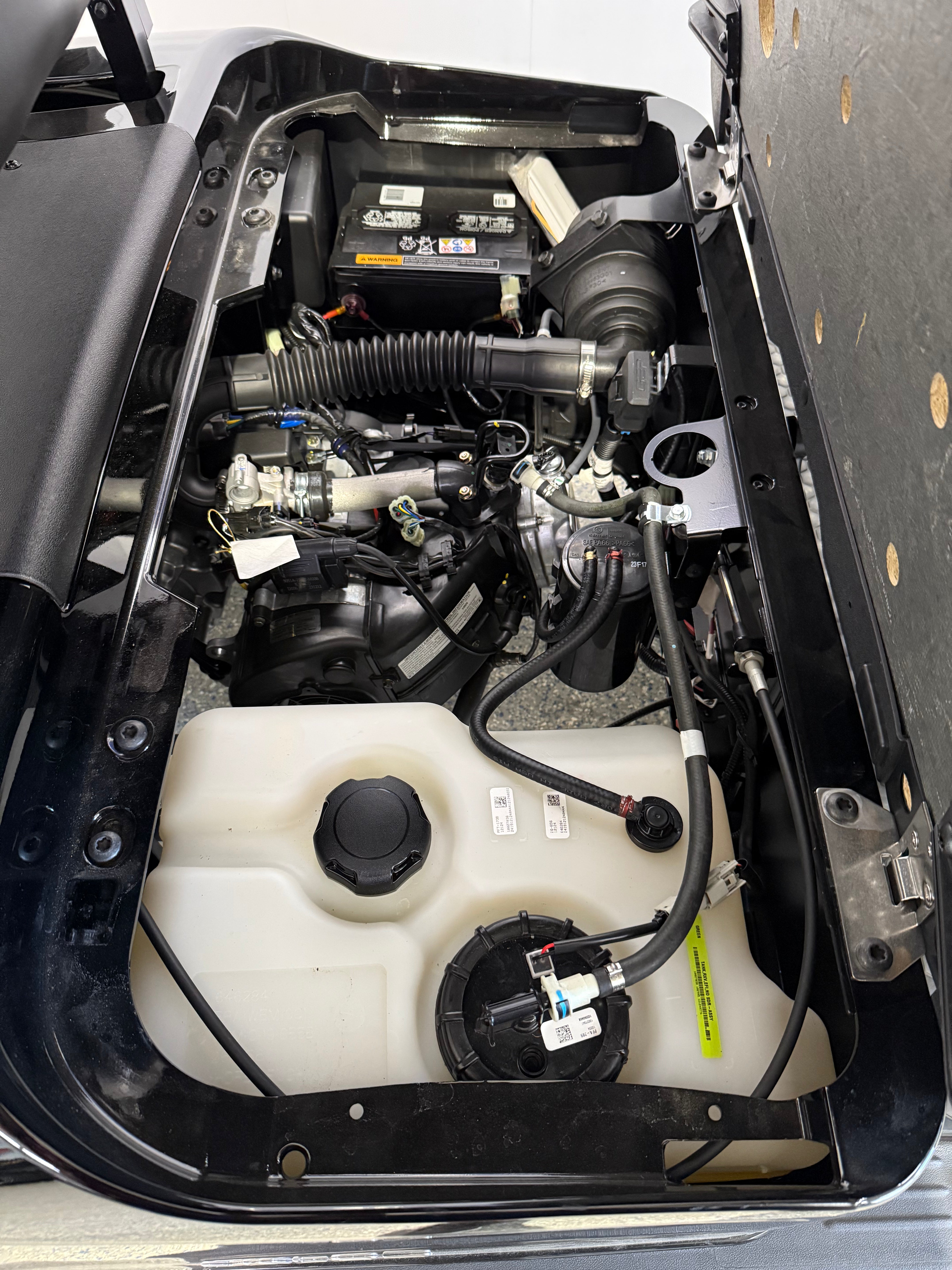 2025 E-Z-GO Valor 4 Passenger EFI Gas