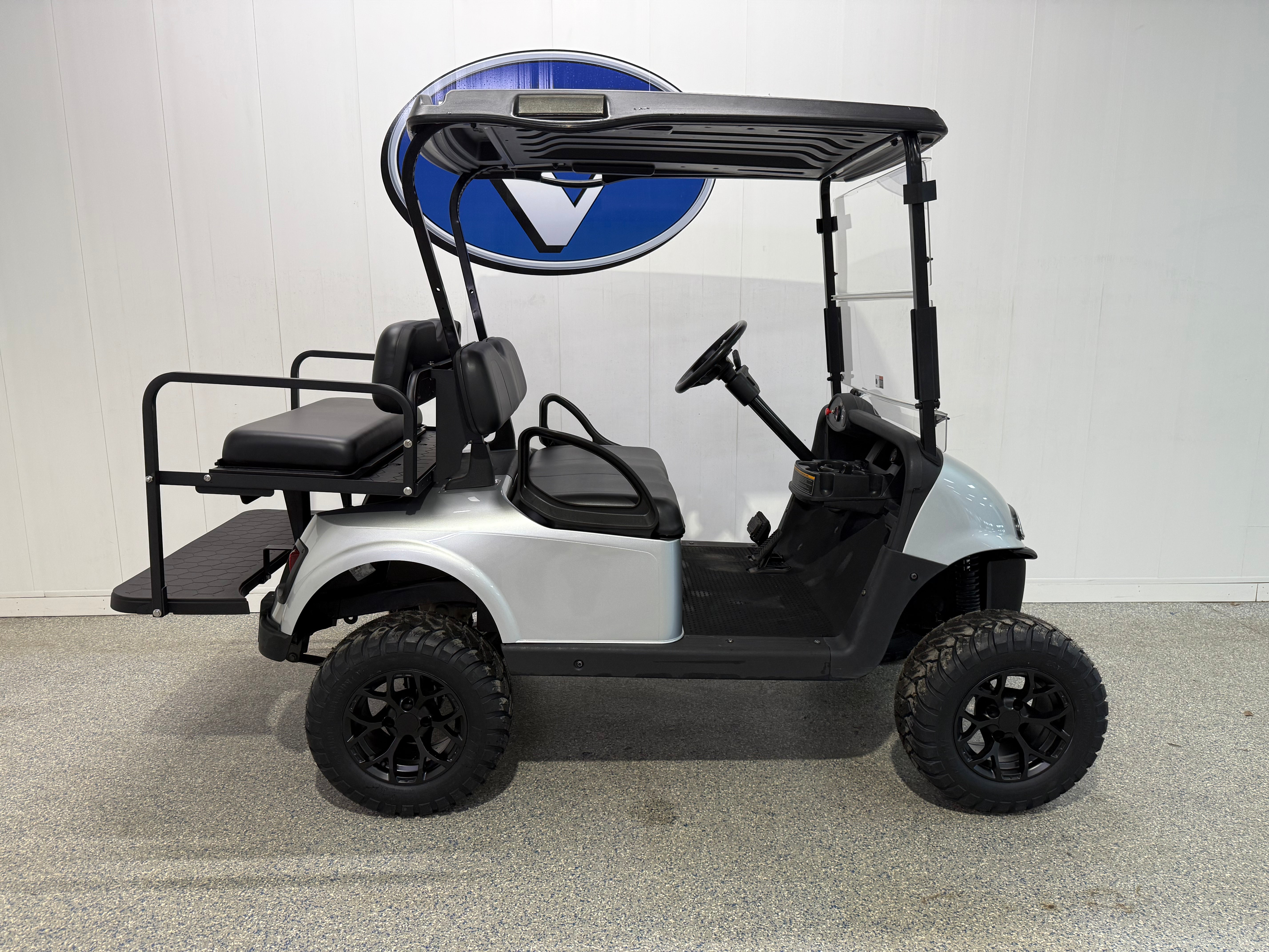2021 E-Z-GO RXV 4 Passenger Lifted ELiTE
