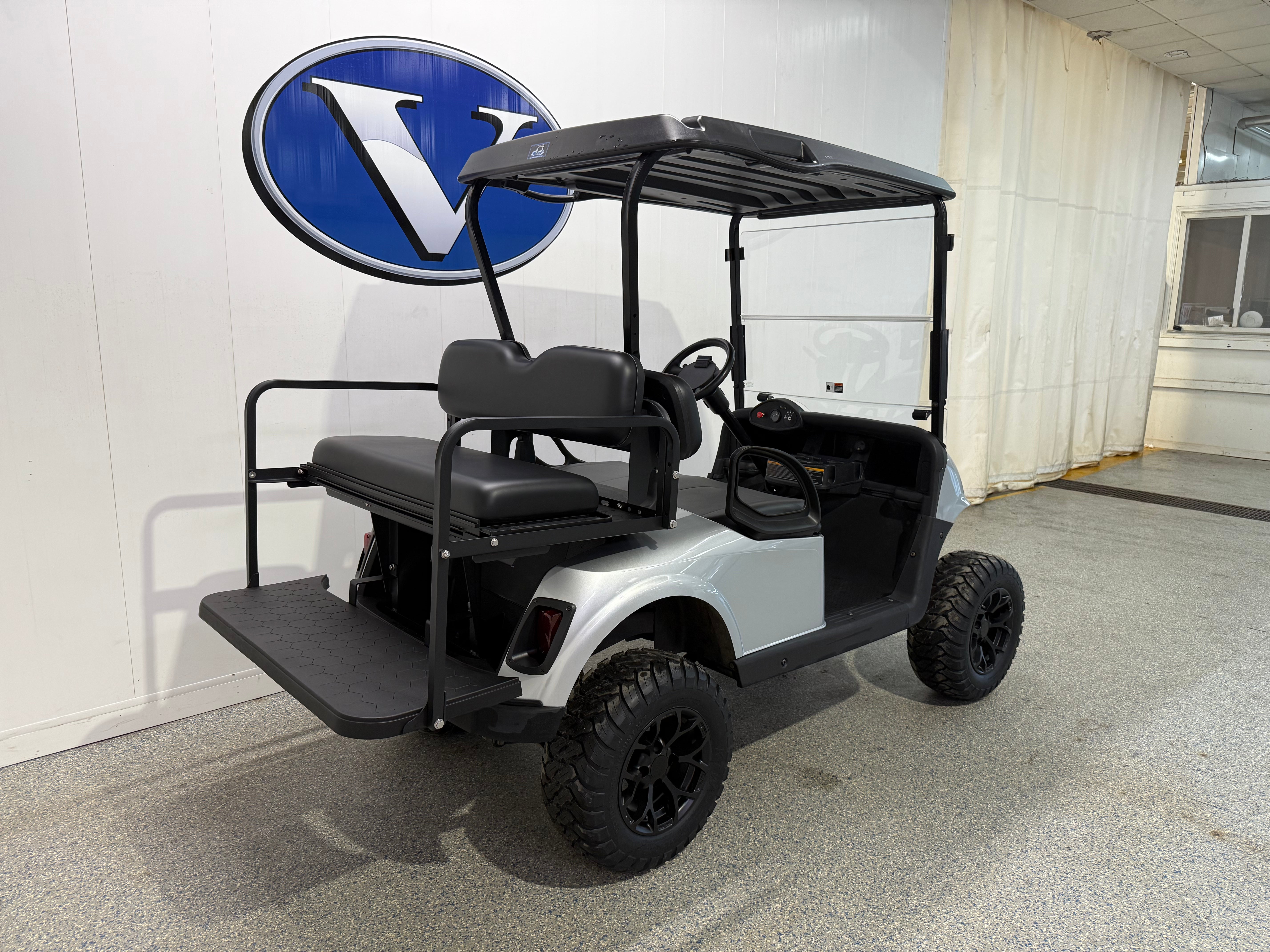 2021 E-Z-GO RXV 4 Passenger Lifted ELiTE