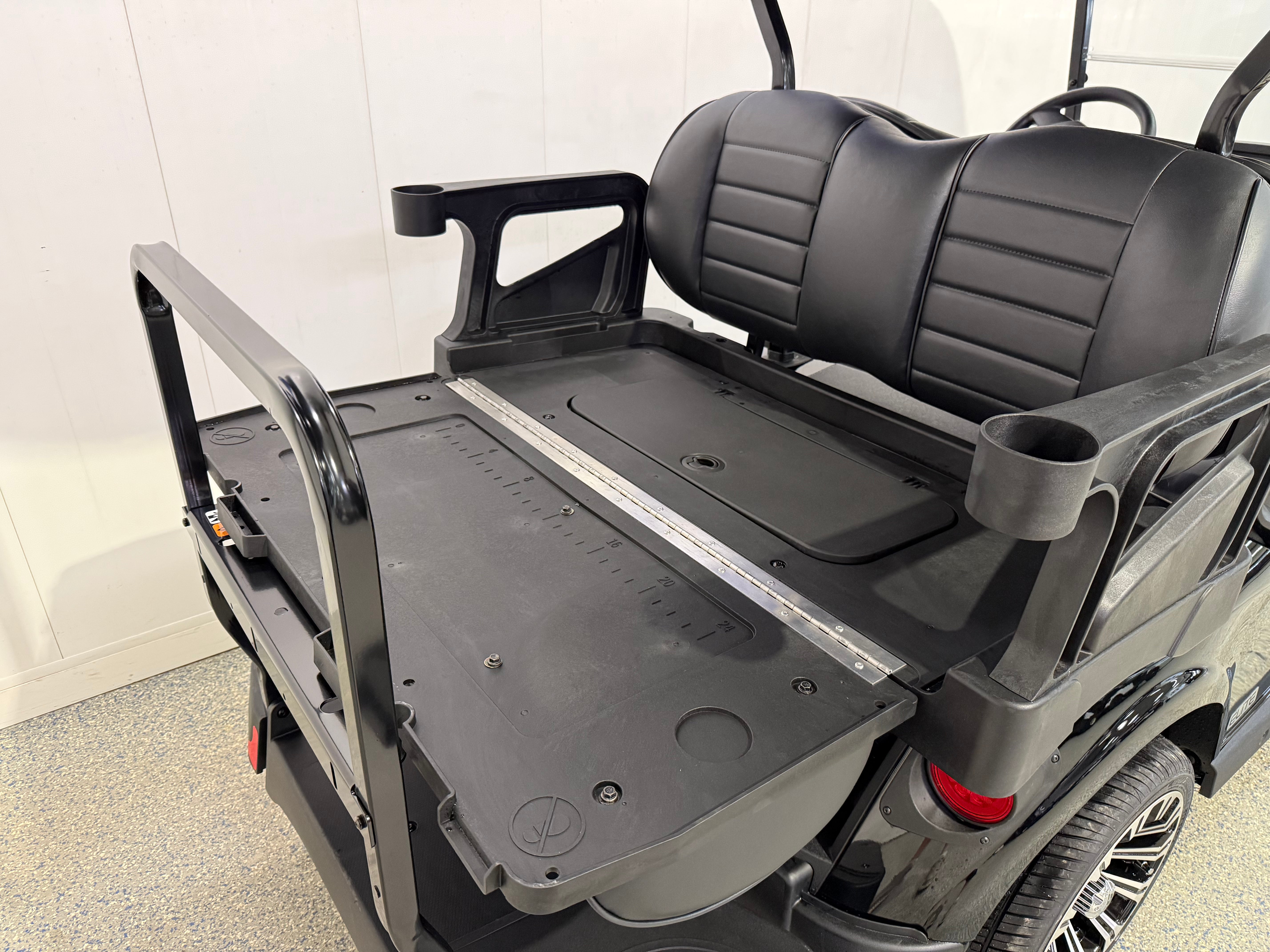 2026 E-Z-GO RXV 4 Touring ST 4 Passenger ELiTE