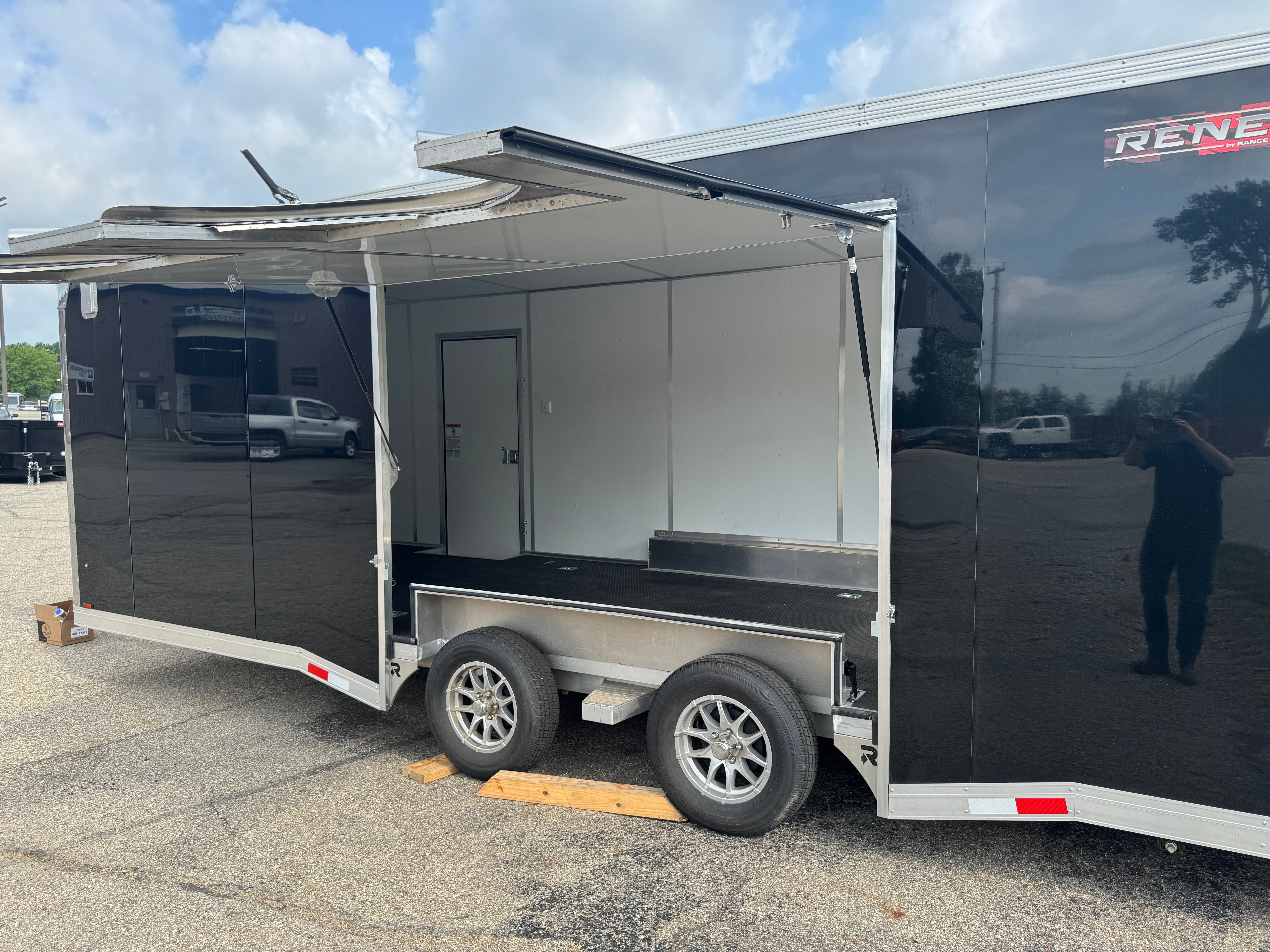 2025 Renegade Aluminum 8.5' x 22' Enclosed Car Hauler - DEMO