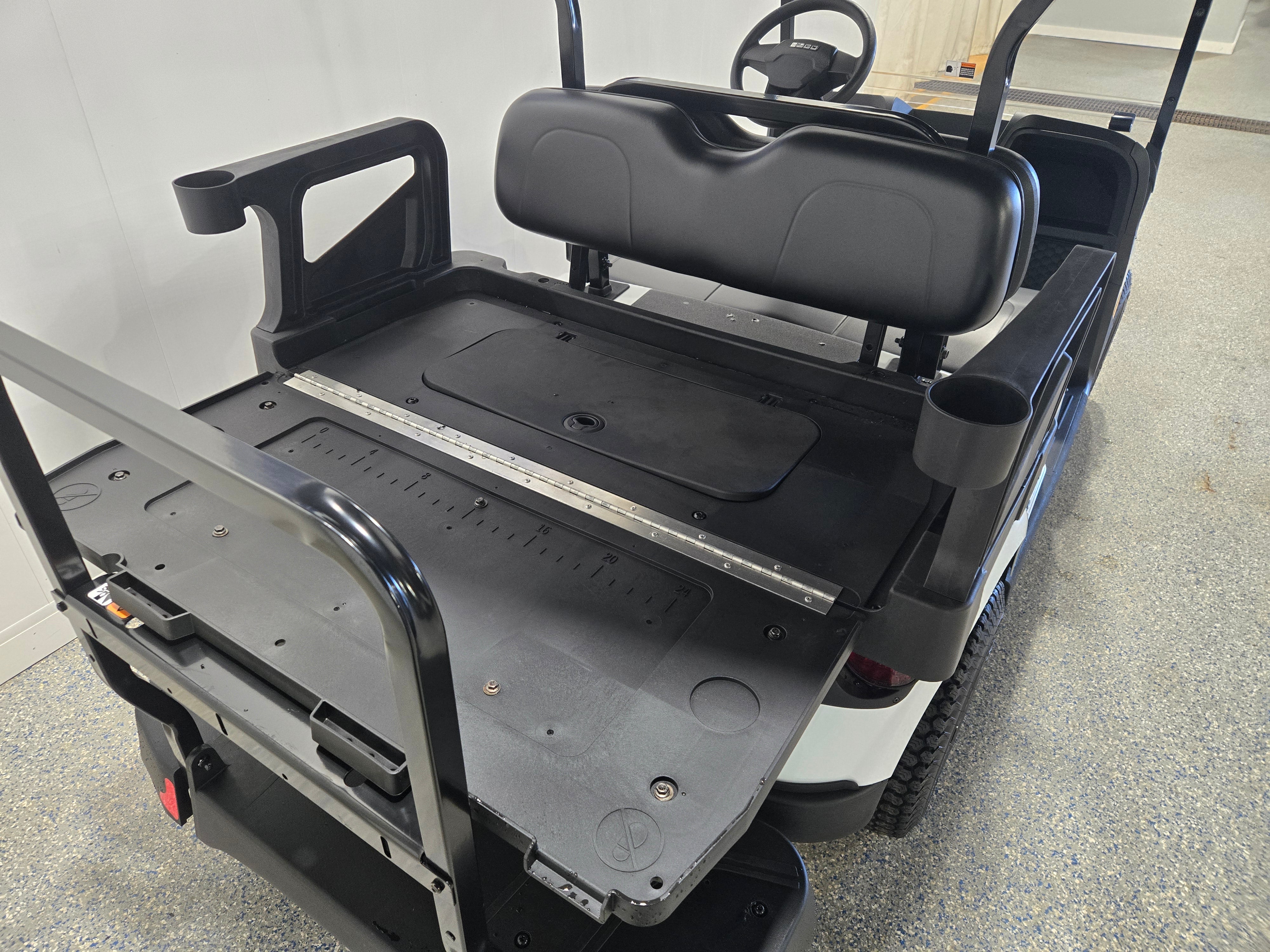 2027 E-Z-GO RXV 4 Valor S EFI Gas
