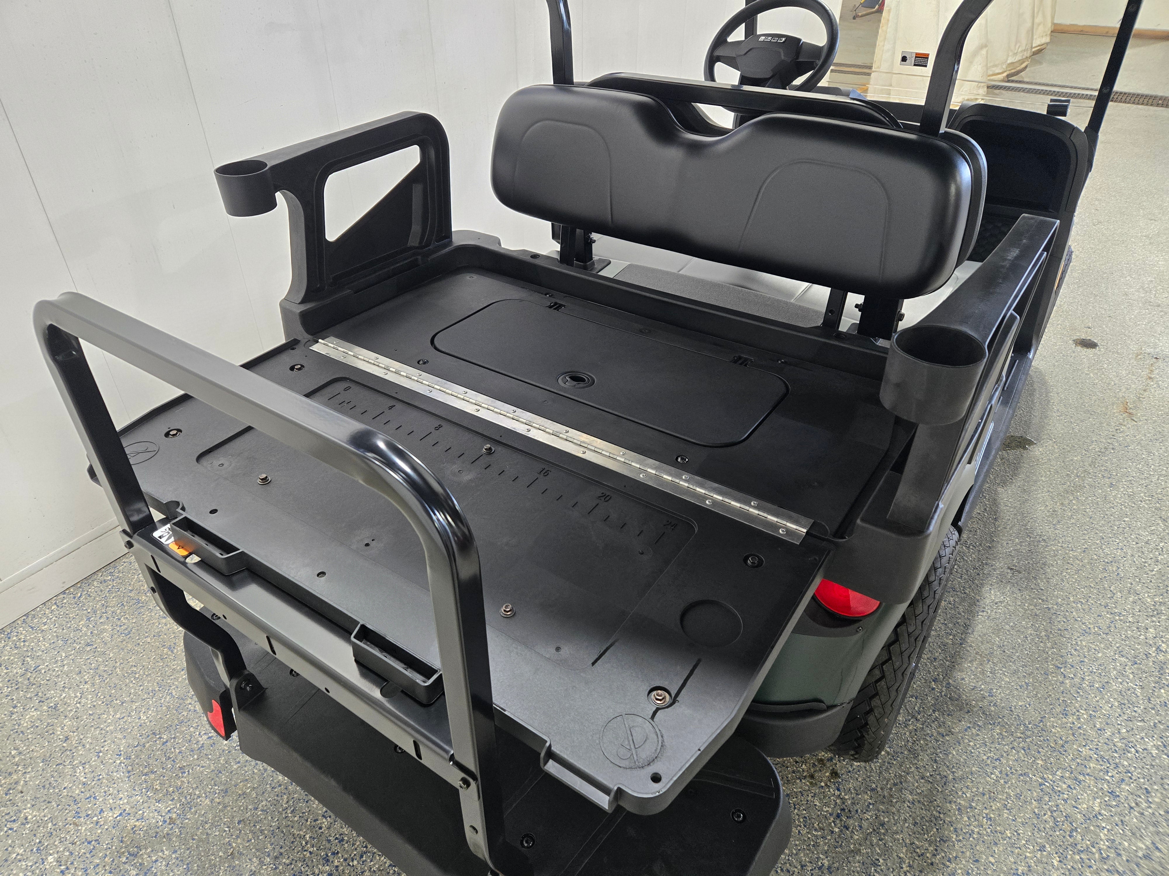 2026 E-Z-GO RXV 4 Valor S+ EX1 Sport