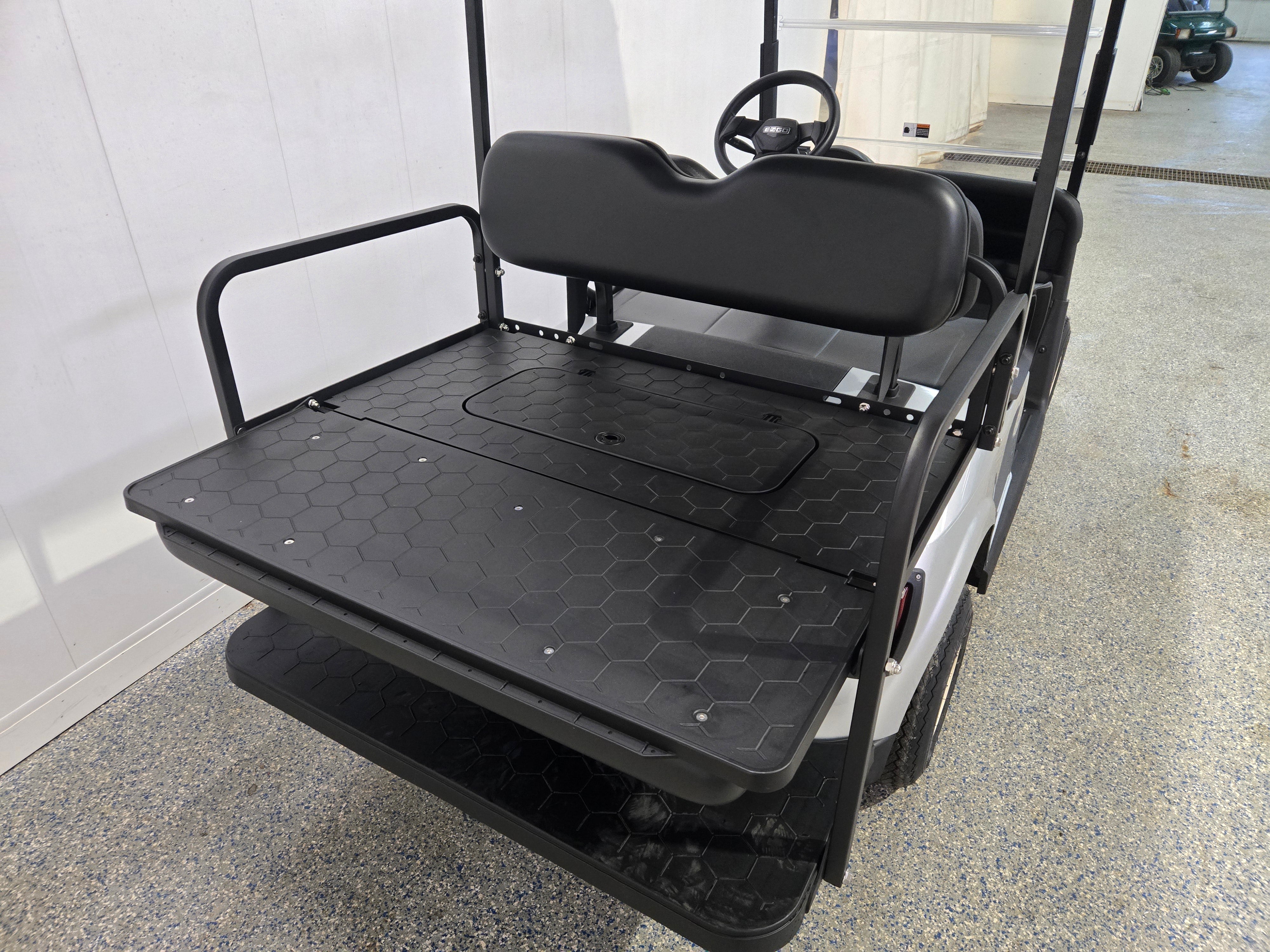 Certified Pre-Owned - 2020 E-Z-GO RXV 4 Passenger ELiTE