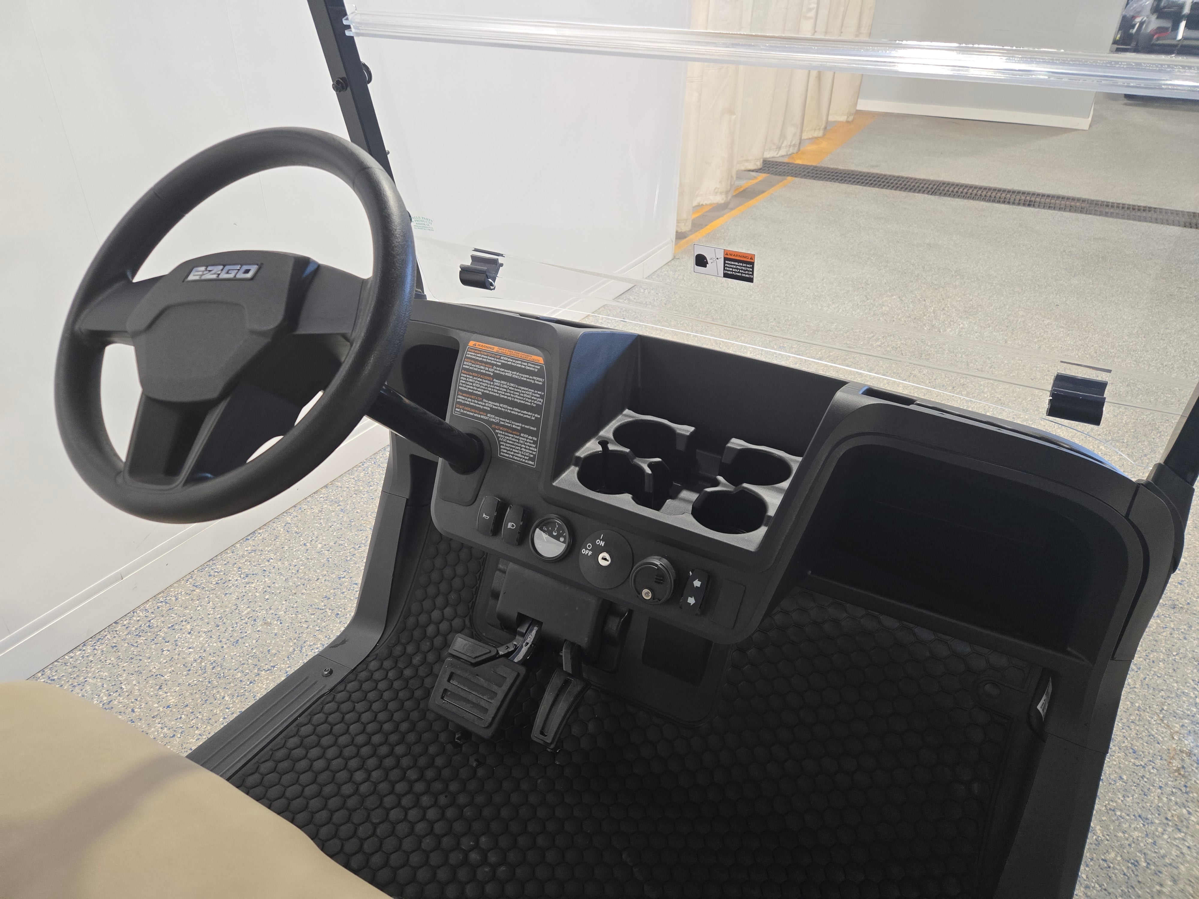 2027 E-Z-GO RXV 4 Valor S+ EFI Gas