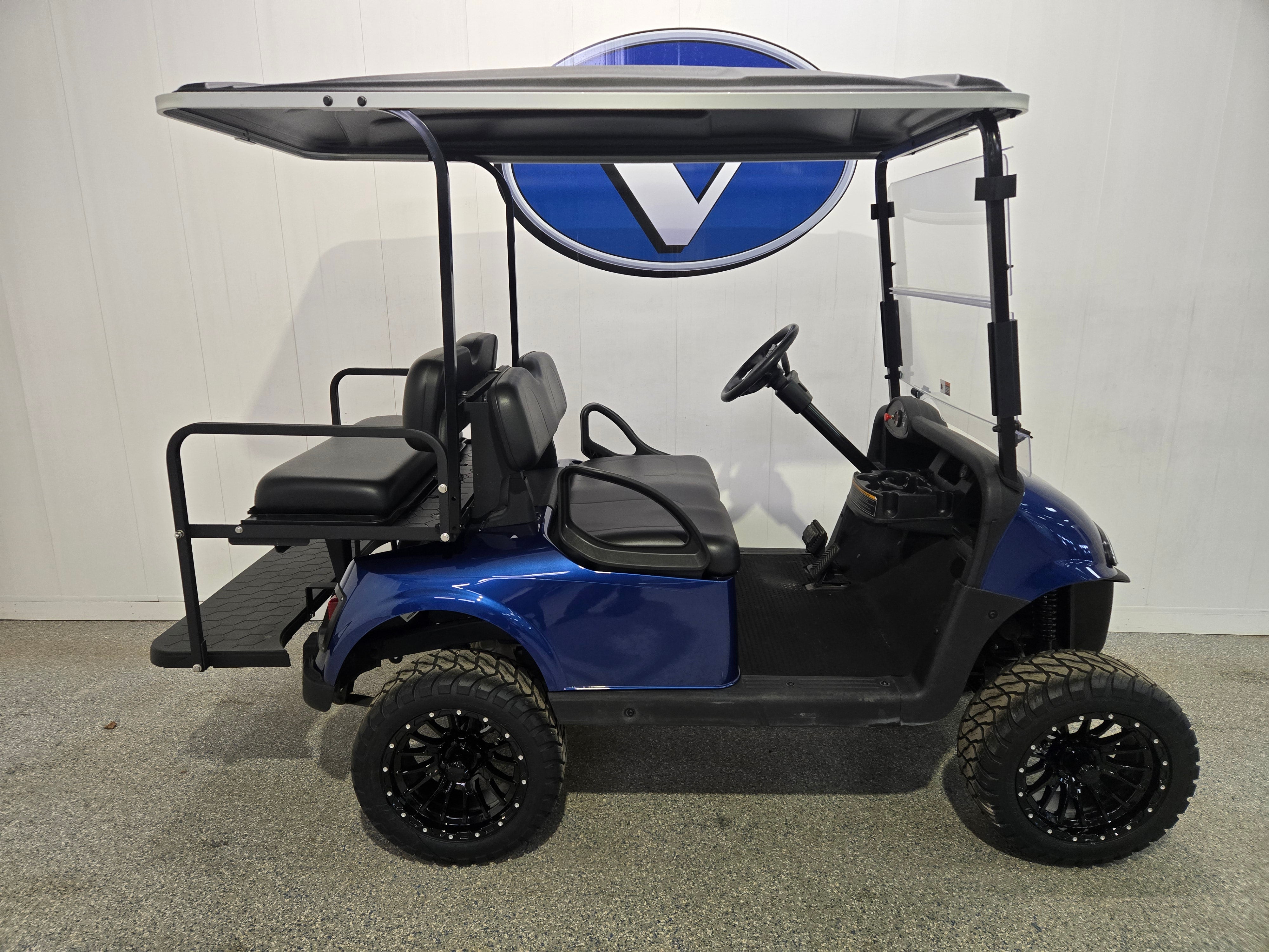 2021 E-Z-GO RXV 4 Passenger Lifted ELiTE