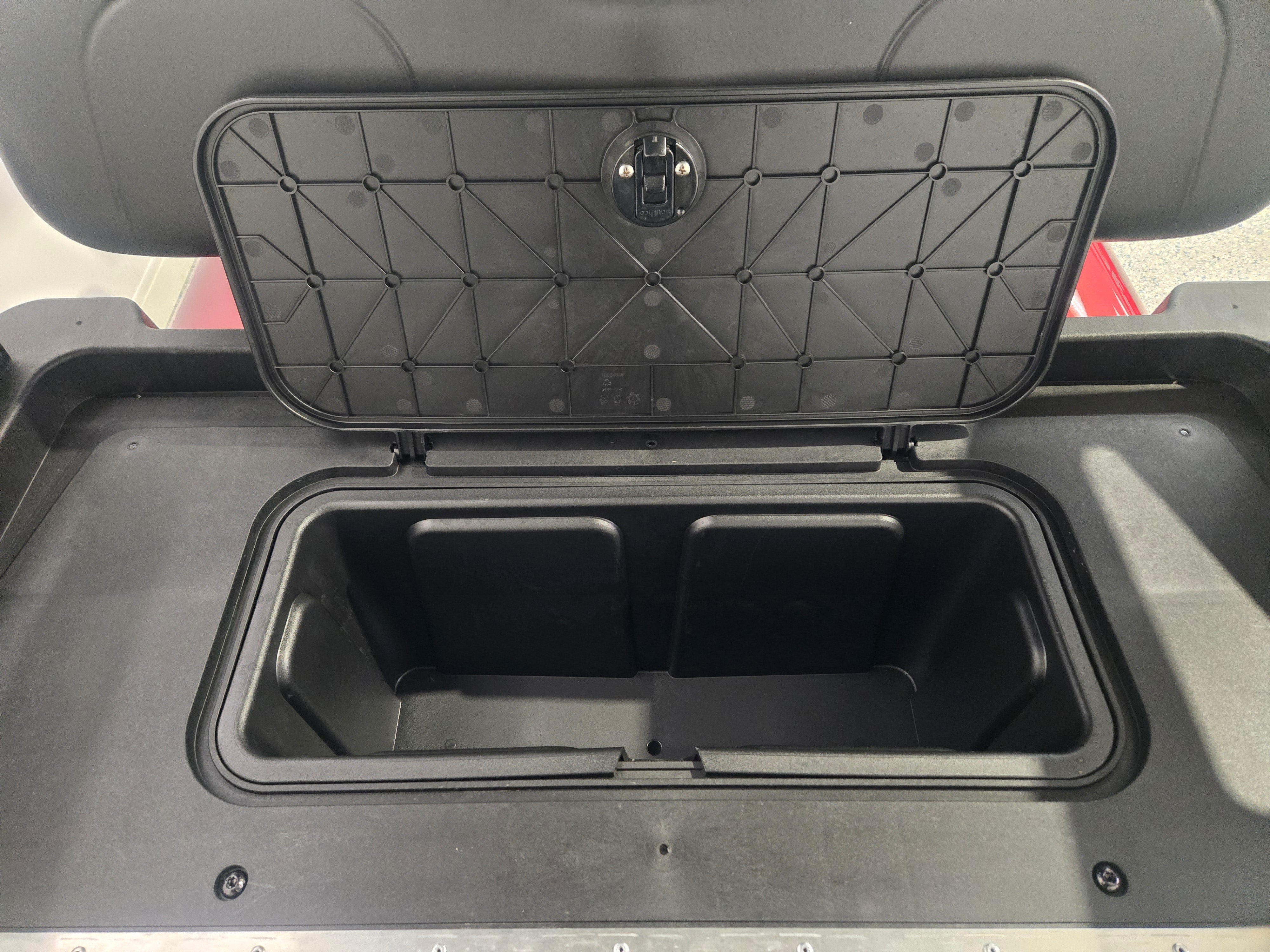 2025 E-Z-GO Valor 4 Passenger Gas