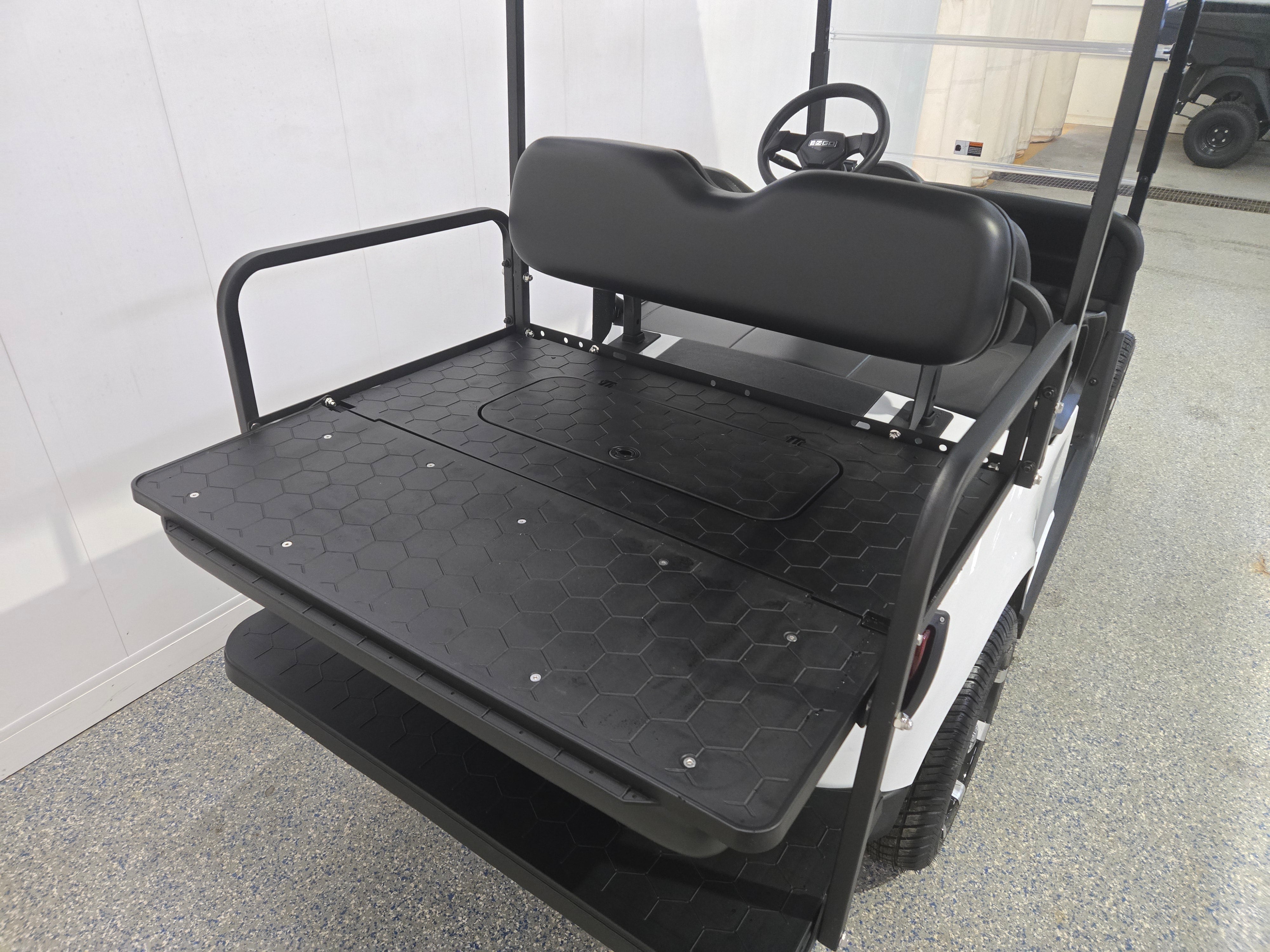 Certified Pre-Owned - 2020 E-Z-GO RXV 4 Passenger ELiTE