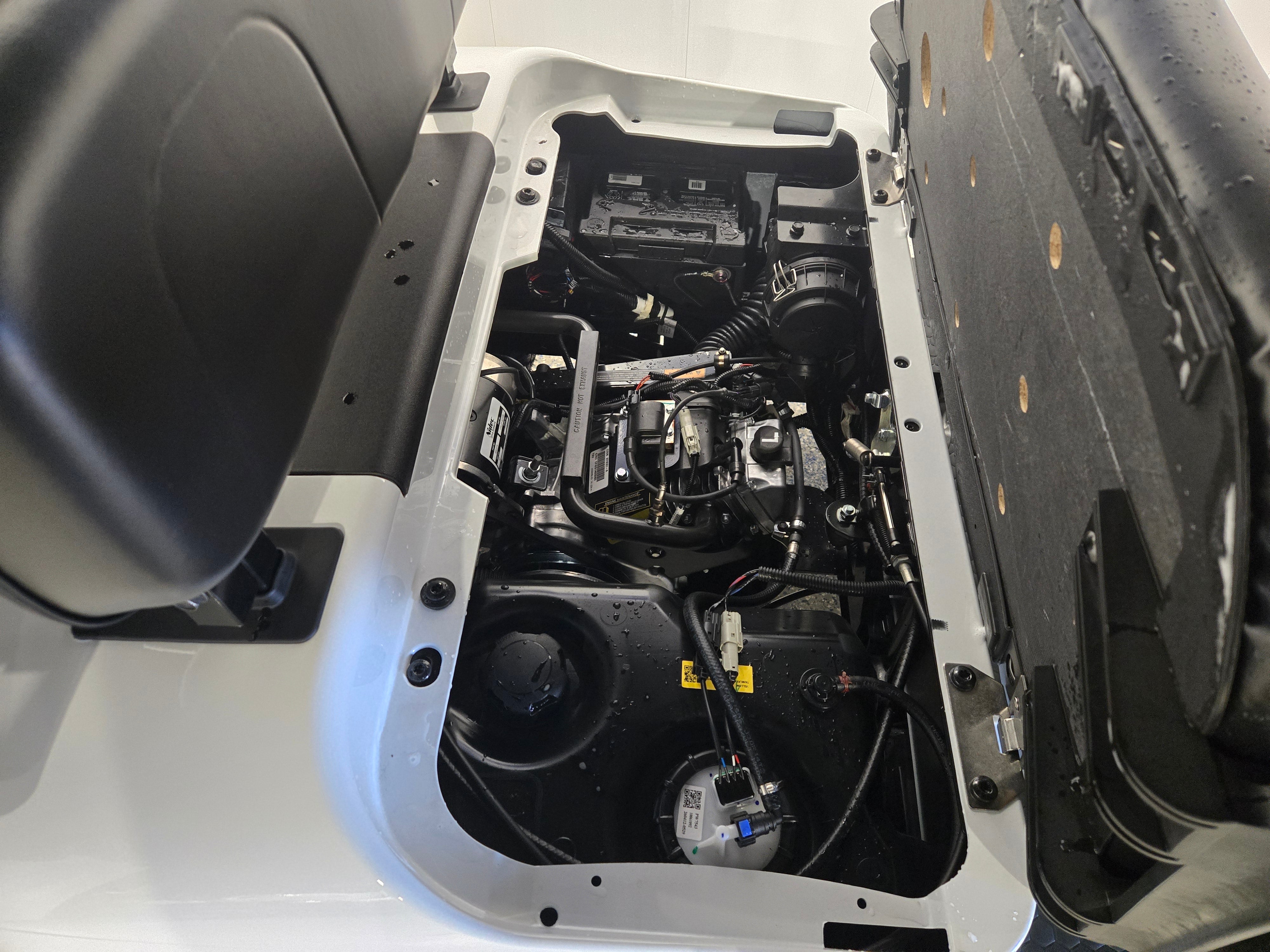 2027 E-Z-GO RXV 4 Valor S EFI Gas