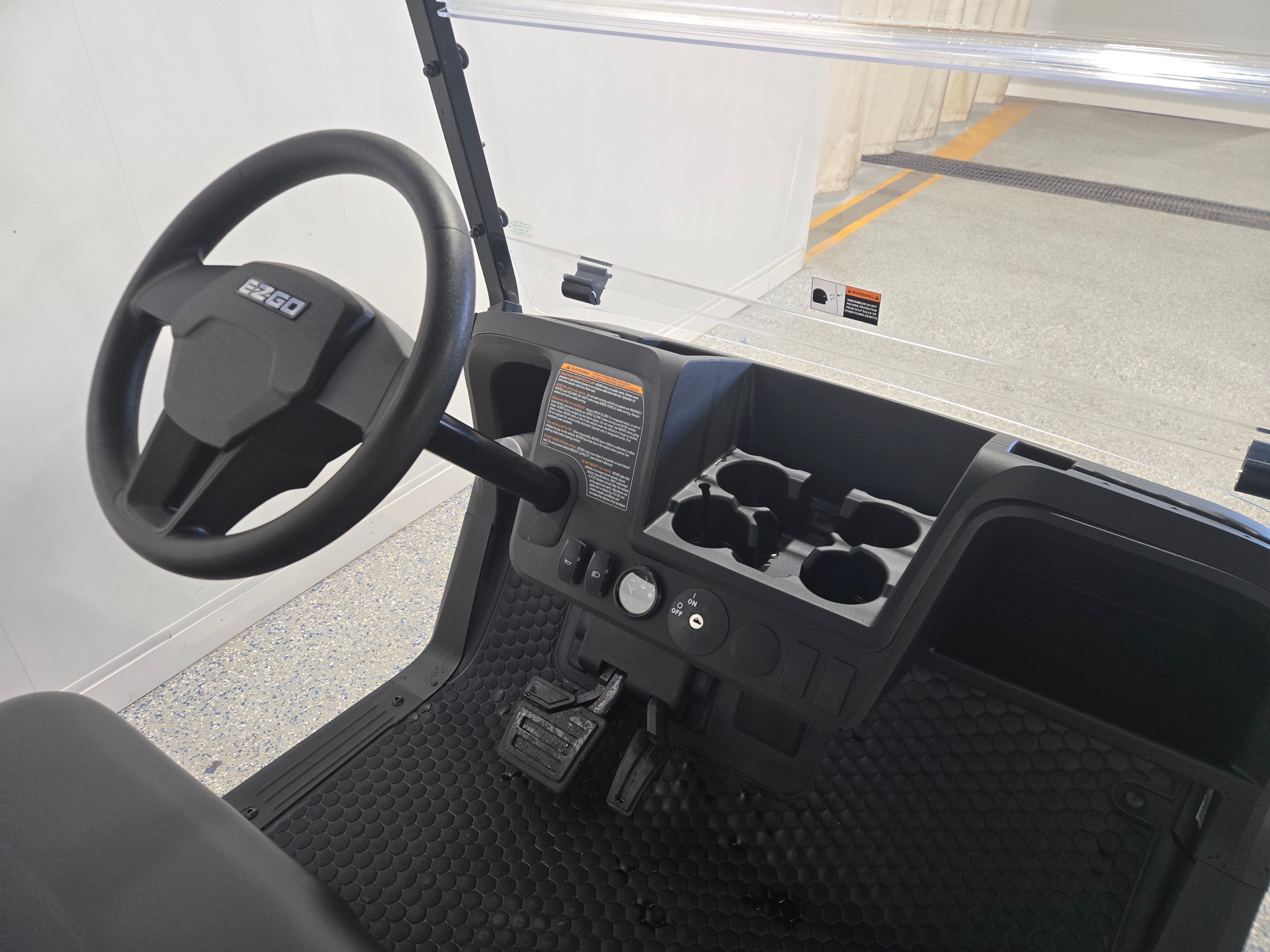 2027 E-Z-GO RXV 4 Valor S EFI Gas