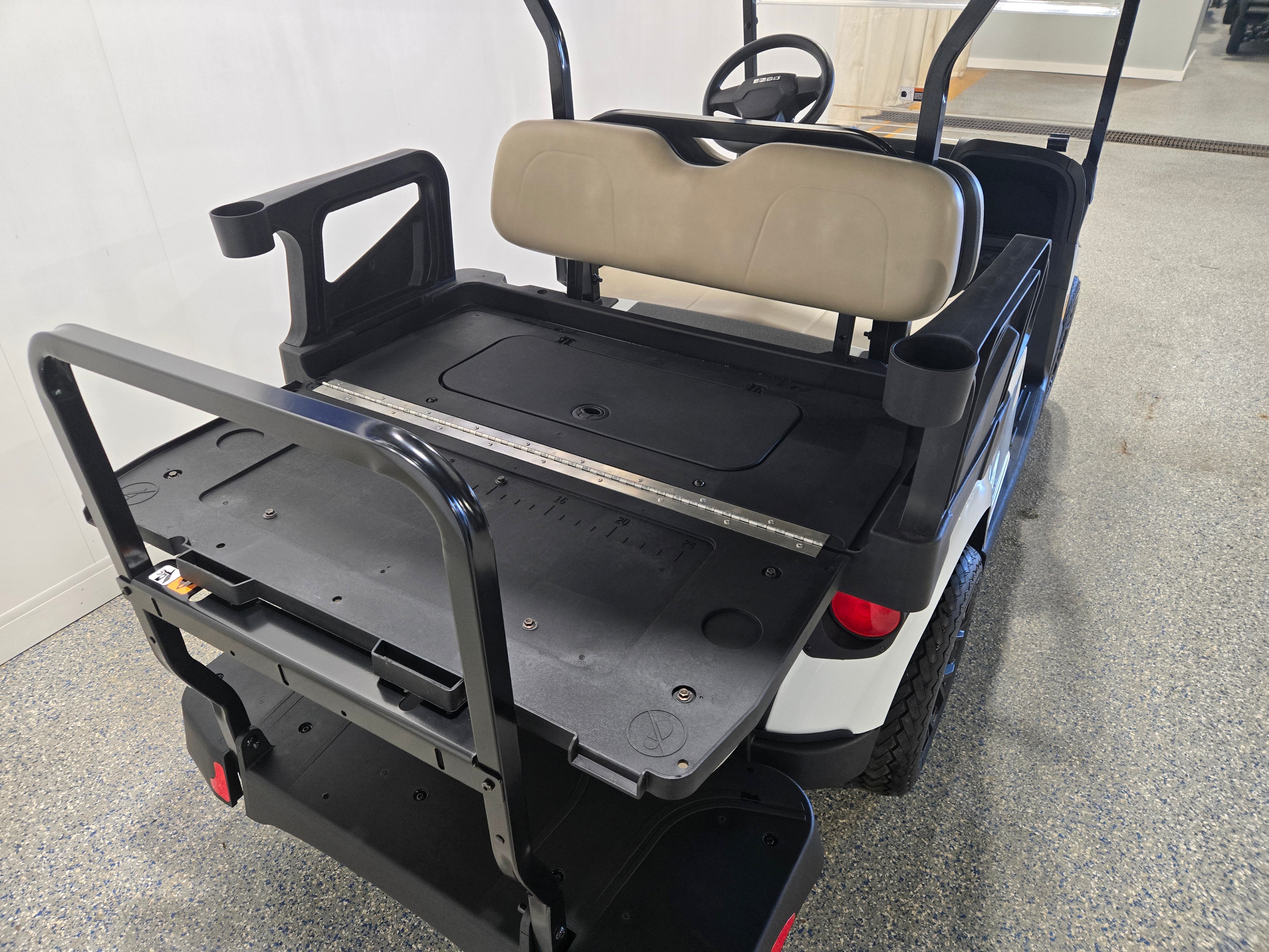 2027 E-Z-GO RXV 4 Valor S+ EFI Gas